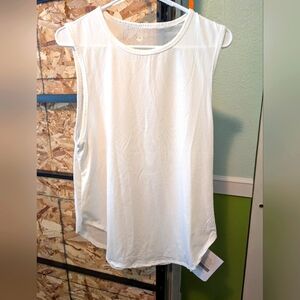 Trisha Tank Workout Shirt from Fabletics